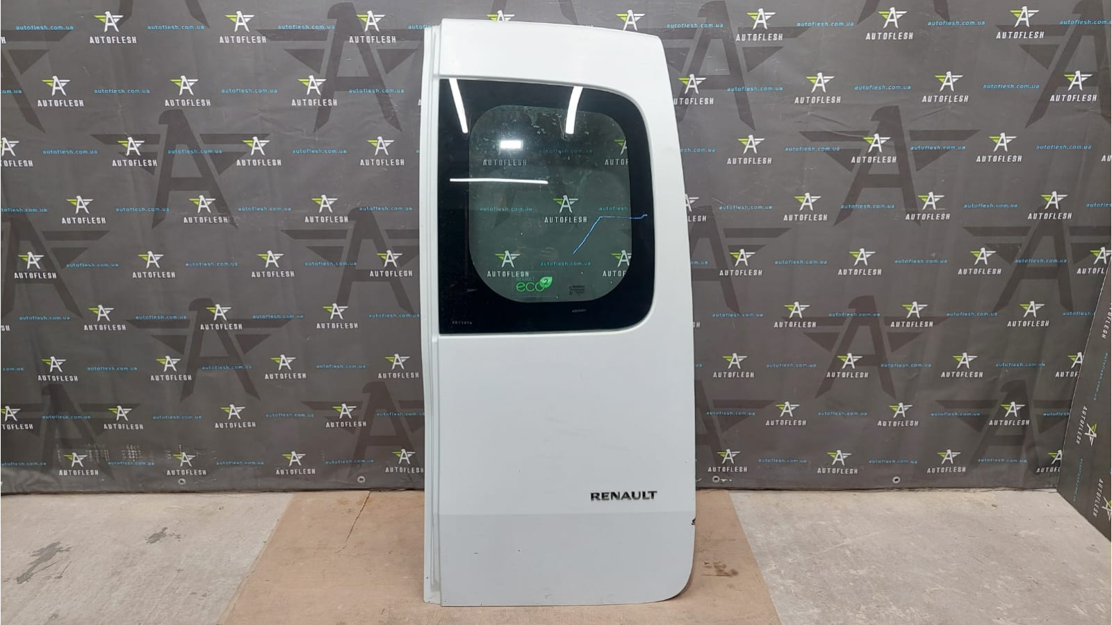 Дверь задняя правая распашная белая 7751478139 Renault Kangoo 2 бу